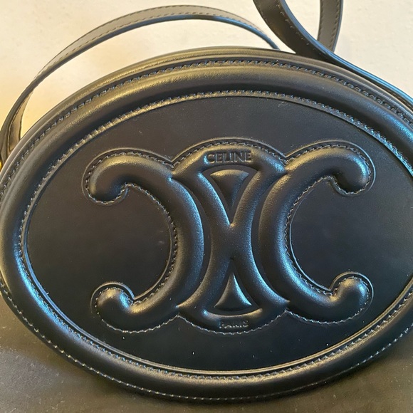 Celine Oval Black Bag Cuir Triomphe In Smooth Calfskin - Picture 2 of 6